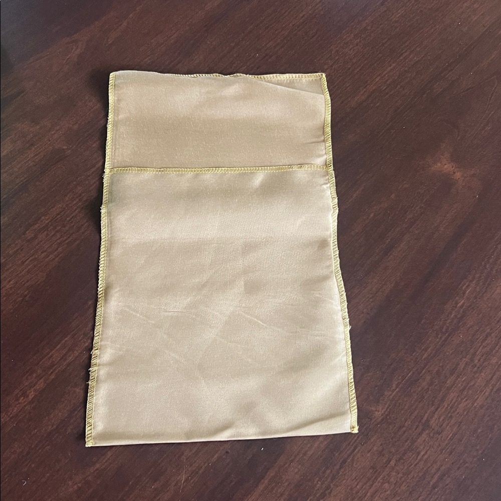 Authentic. Empty 7.5 X 11.5 X 2.5 Gucci Gift Box … - image 8